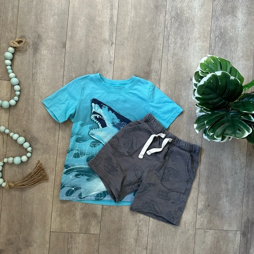 Carter’s 4T Toddler Boy Blue Shark T-Shirt & Gray Construction Sweat Shorts Set